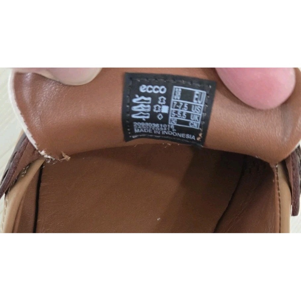 Elegant Leather Burgandy and Cream Loafers - Picture 8 of 10